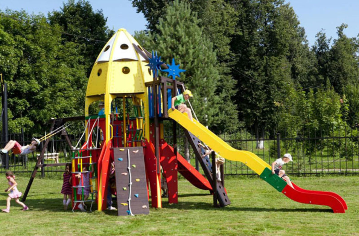 Установка детской площадки в детском саду
